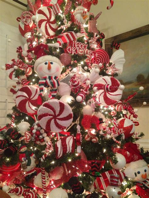 Love This Snowman Tree Its Decked Out From Top To Bottom In Red And