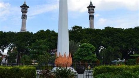 Dari segi pariwisata, daerah ini memiliki banyak tempat wisata religi seperti makam para wali. Bukit Awan Water Park Gresik Kabupaten Gresik, Jawa Timur / 400 Gambar Bukit Awan Water Park ...