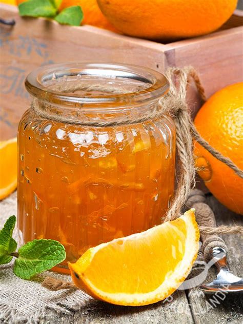 Cuocere scoperto mantenendo la fiamma medioalta e mescolare di sovente per impedire che si attacchi al fondo della. Marmellata di arance amare | Ricetta | Ricetta marmellata ...