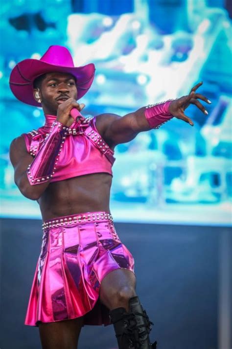 Lil Nas X Interrupts Atlanta Concert For Bathroom Emergency See How He