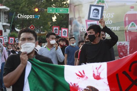 Marchan A Seis Años De La Desaparición Forzada De Los 43 De Ayotzinapa