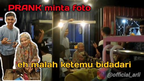 Prank Minta Foto Sama Orang Ga Dikenal Official Arli Youtube