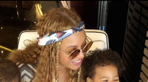 Beyoncé Shares Rare Photo With Twins Rumi And Sir Huffpost Canada