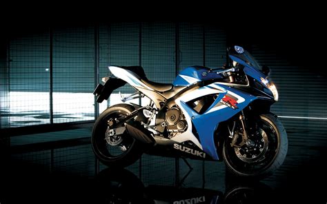 Hd Classic Wallpapers 2011 Suzuki Gsxr 750