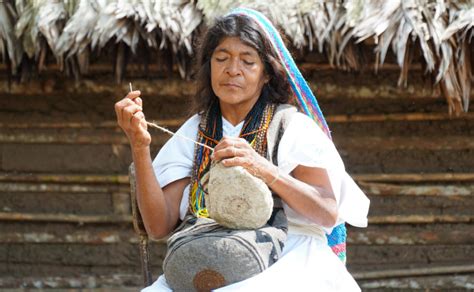 Asoarhuaco Espacio De Empoderamiento Para El Pueblo Iku Artesanías