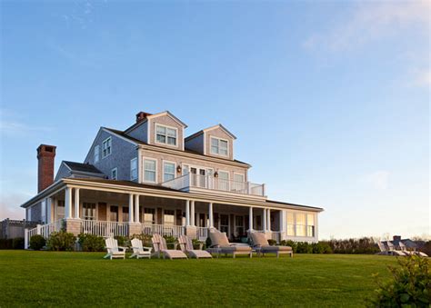 Traditional Nantucket Cottage With Coastal Interiors Home Bunch