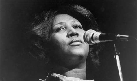 Watch Aretha Franklins Amazing Grace Documentary Trailer I Like Your Old Stuff Iconic Music