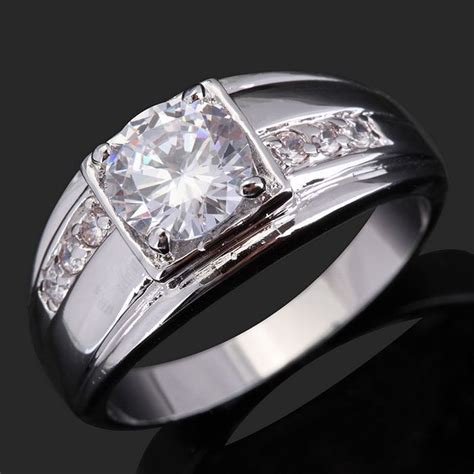 Sementara untuk emas putih maka harga yang ditawarkan jauh lebih tinggi. Jual Cincin Wanita Safir Putih Emas Putih & Kuning 18K ...