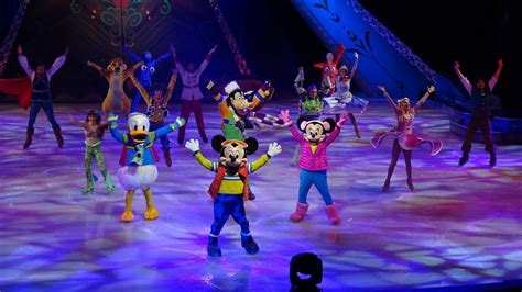 Disney on ice is feeling excited. Los personajes de Disney más emblemáticos, reunidos sobre ...