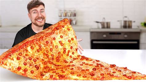 I Ate The Worlds Largest Slice Of Pizza Bombofoods