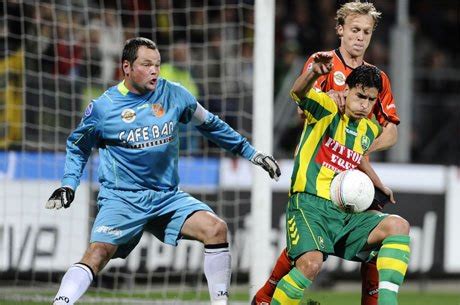 Daarom wordt de club ook wel 'het andere oranje' genoemd. ADO Den Haag - FC Volendam 2-0 - JeroenVerhoeven.com
