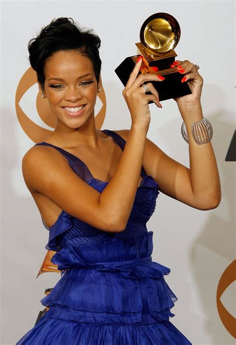 Rihanna Won Her First Grammy For Best Rapsung Collaboration For Best