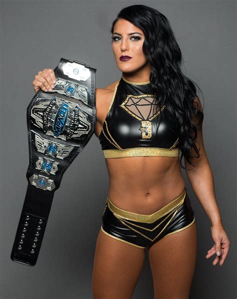 Tessa Blanchard Poses With The Impact Knockouts Title Femalewrestlerswin