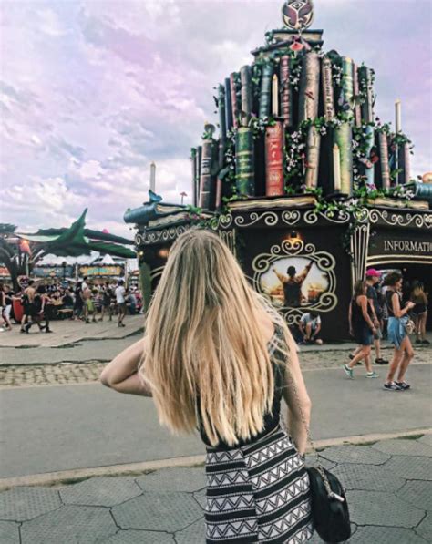 Tomorrowland Voici Les Photos Des Filles Les Plus Sexy Du Festival