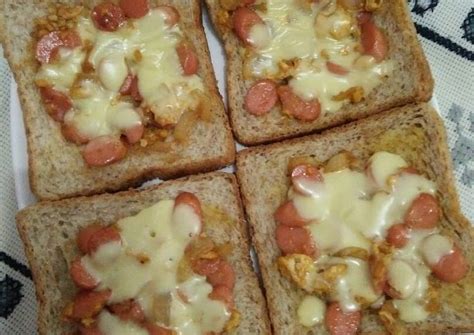 Yang pasti rasanya lezat dan teksturnya lembut. Resep Roti panggang sosis oleh Rizqia Ramadhaningrum - Cookpad
