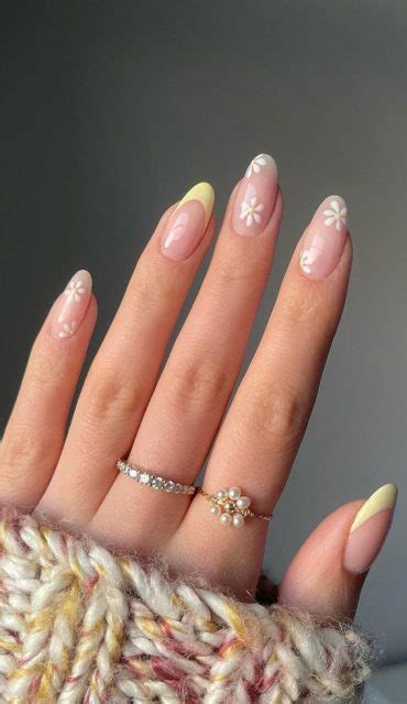 45 Trendy Spring Nails That Ll See Everywhere Yellow French Tips