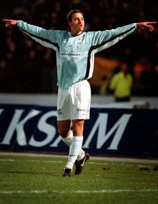 1999 schaffte ibrahimovic den sprung zum profifußballer. The Football Shirt History of Zlatan Ibrahimovic