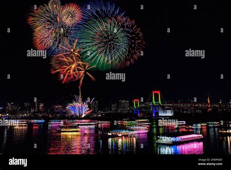 Odaiba Rainbow Fireworks Tokyo Stock Photo Alamy