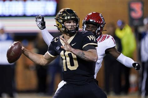Wake Forest Qb Hartman Out Indefinitely With Medical Issue Ap News