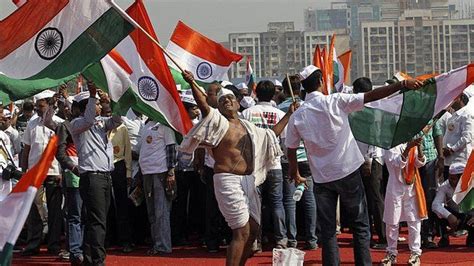 Anna Hazare Supporters Attend Anti Corruption Rally Bbc News