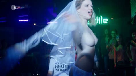 Nude Video Celebs Amanda Da Gloria Nude Winterherz Tod In Einer