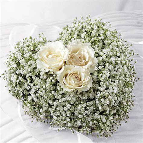 They are available in a range of colours and styles from most florists. Tűzliliom!, Idézet,idézet..,idézet,idézet..,... nyitva ...