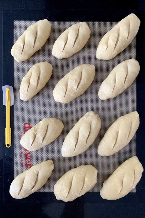 Il existe de nombreuses formes possibles pour votre pain maison : Pain Maison Maurice : Tuto Pain 3 Reussir La Cuisson Au ...