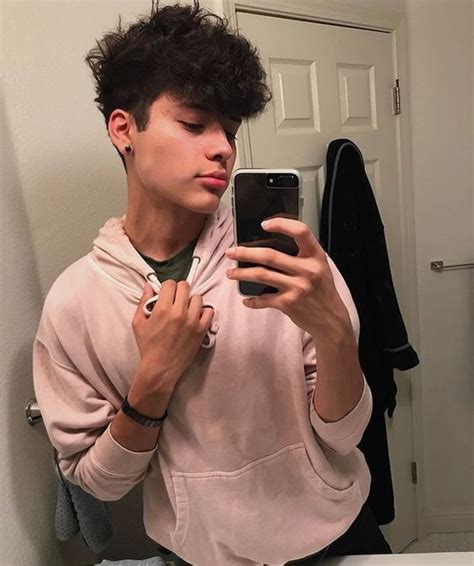 Cute Boy Mirror Selfie In 2021 Selfie Poses For Guys Cute White Boys