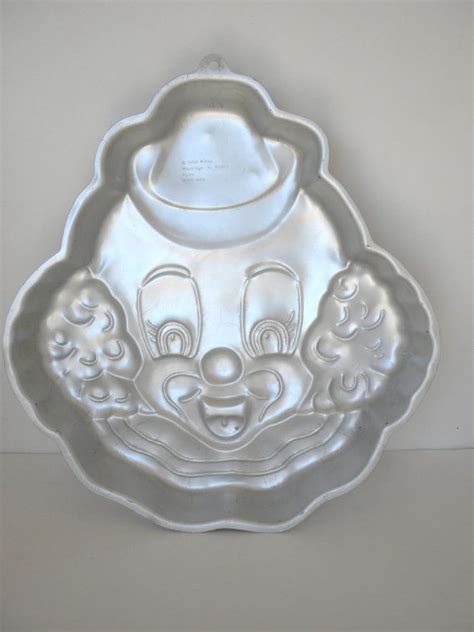 Wilton Cake Pan Bozo The Clown 1989 Birthday Party Cake Pan Wilton Cake Pans Wilton Cakes