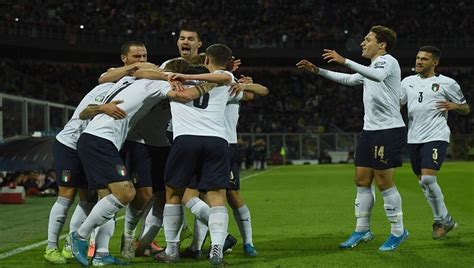 Lihat klasemen euro 2020 terbaru dan terupdate dari situs berita bola terbaik sports on time dengan tampilan simple. Hasil Kualifikasi Euro 2020: Spanyol dan Italia Pesta Gol, Swiss dan Denmark Lolos - MerahPutih