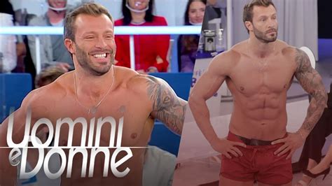 Giacomo e massimiliano conoscono le prime ragazze. Uomini e Donne: Michele Dentice mostra il suo incredibile ...