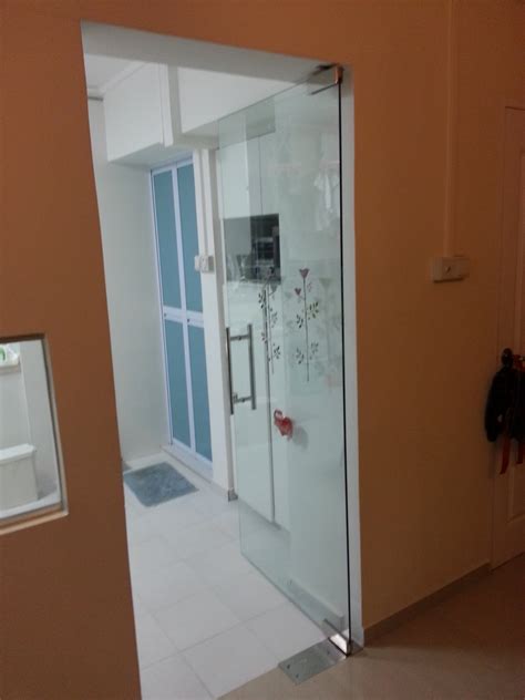 Glass kitchen doors add depth to your kitchen with its reflective or muted surface. Our HDB Flat Renovation in 2009: Glass Door and kitchen ...