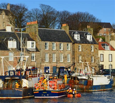 Tour Scotland Tour Scotland Photographs Video Harbour Pittenweem East