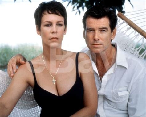 The Tailor Of Panama 2001 Jamie Lee Curtis Pierce Brosnan 10x8 Photo