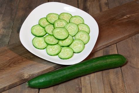 Tasty Green Hybrid Cucumber Rohrer Seeds