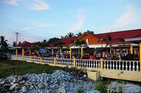 Berada di tempat ini bagaikan anda berada di di atas. SUPERMENG MALAYA: Jom Makan : Seafood Pantai Jeram