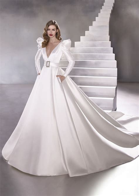 Dramatic Puffed Shoulders Princess Wedding Gown Modes Bridal Nz