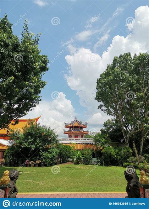 Chinese Temple Garden Stock Image Image Of Garden Greenery 166953955