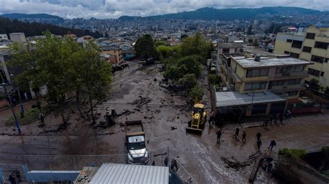 Suben A Los Fallecidos Y Heridos En Aluvi N En Quito
