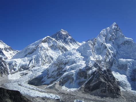 The everest base camp trek, is one of the most famous trek in nepal, which is famous for its fantastic mountain peaks and the beauty on the hills. Everest Base Camp Trek - Travel guide at Wikivoyage