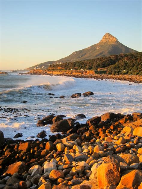 Lion S Head Mountain Wave Vertical Stock Image Image Of Atlantic