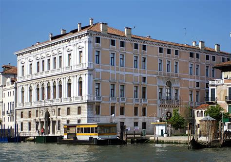Palazzo Grassi Palazzo Pianca Venice