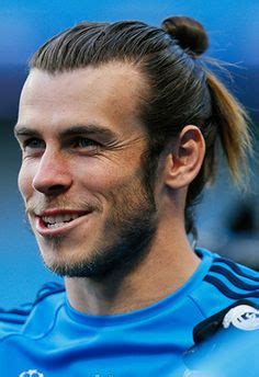 These styles are simple to create and give men suave and well groomed looks with a bit of flair. 29 Best Soccer Player Haircuts (2019 Update) | Celebrity Hairstyles | Soccer hair, Soccer player ...
