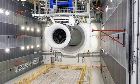 Yaklaşık 3 yıldır yapım aşamasında olan dünyanın en büyük motor test yatağı testbed 80, ilk defa kullanıma açıldı. Rolls-Royce inaugure son Testbed 80