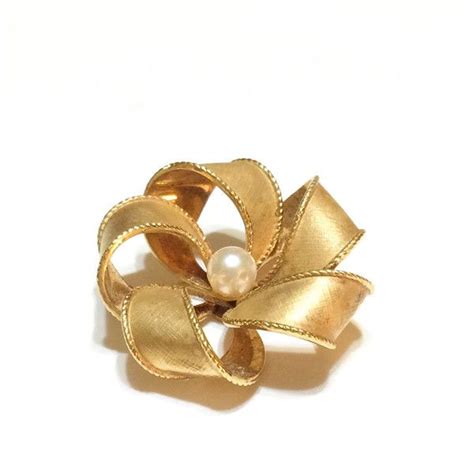 Danecraft Gold Filled Brooch Ribbon Pearl Brooch Pinwheel Shape