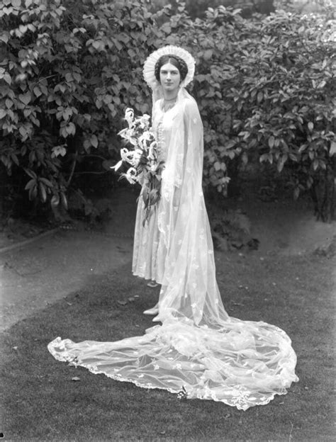 Mrs Peter Curtis Kibblewhite Née Ruth Lydia Frecheville 1928