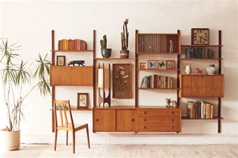 Well you re in luck because here they come. Danois au milieu du siècle moderne mur teck modulaire ...