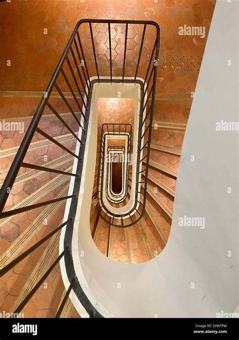 Spiral Floors Hi Res Stock Photography And Images Alamy