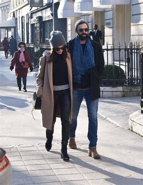 Abigail Spencer With Her New Boyfriend Out In Paris 07 Gotceleb