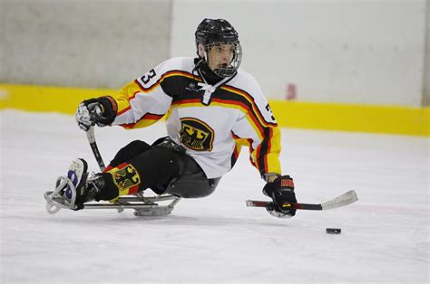 Schweizer nationalmannschaft bei der wm 2009 (spiel gegen lettland). Deutscher Kader für die Sledge-Eishockey ...